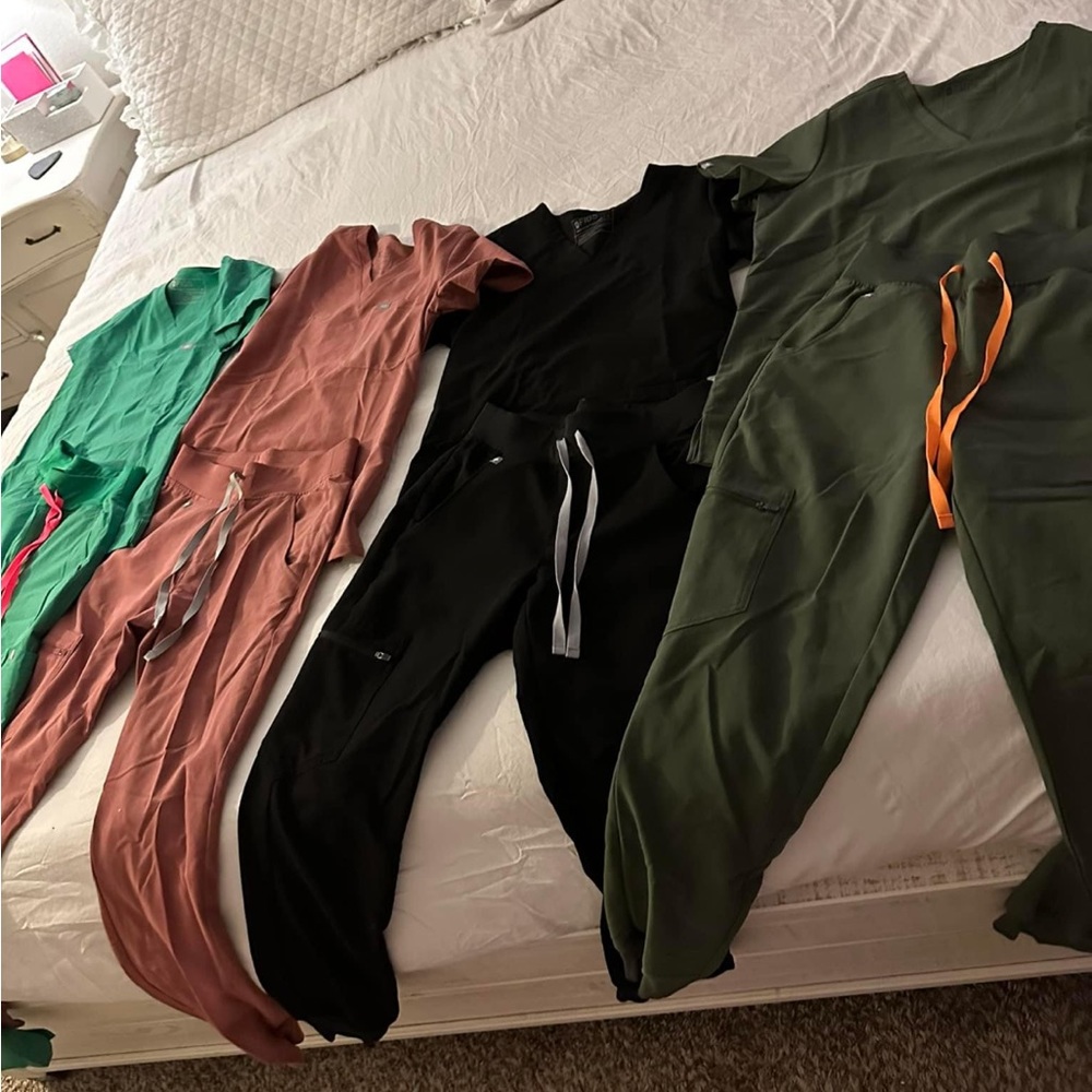 Figs jogger scrubs